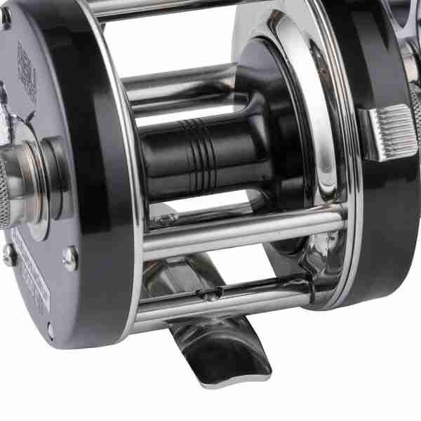 アブガルシア Abu Garcia アンバサダー5500C FACTORY TUNED：ブラック